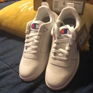 🎈NWT White Youth Champion GYM shoes🎈